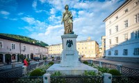 tourist information salzburg mozartplatz